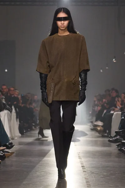 Look 5